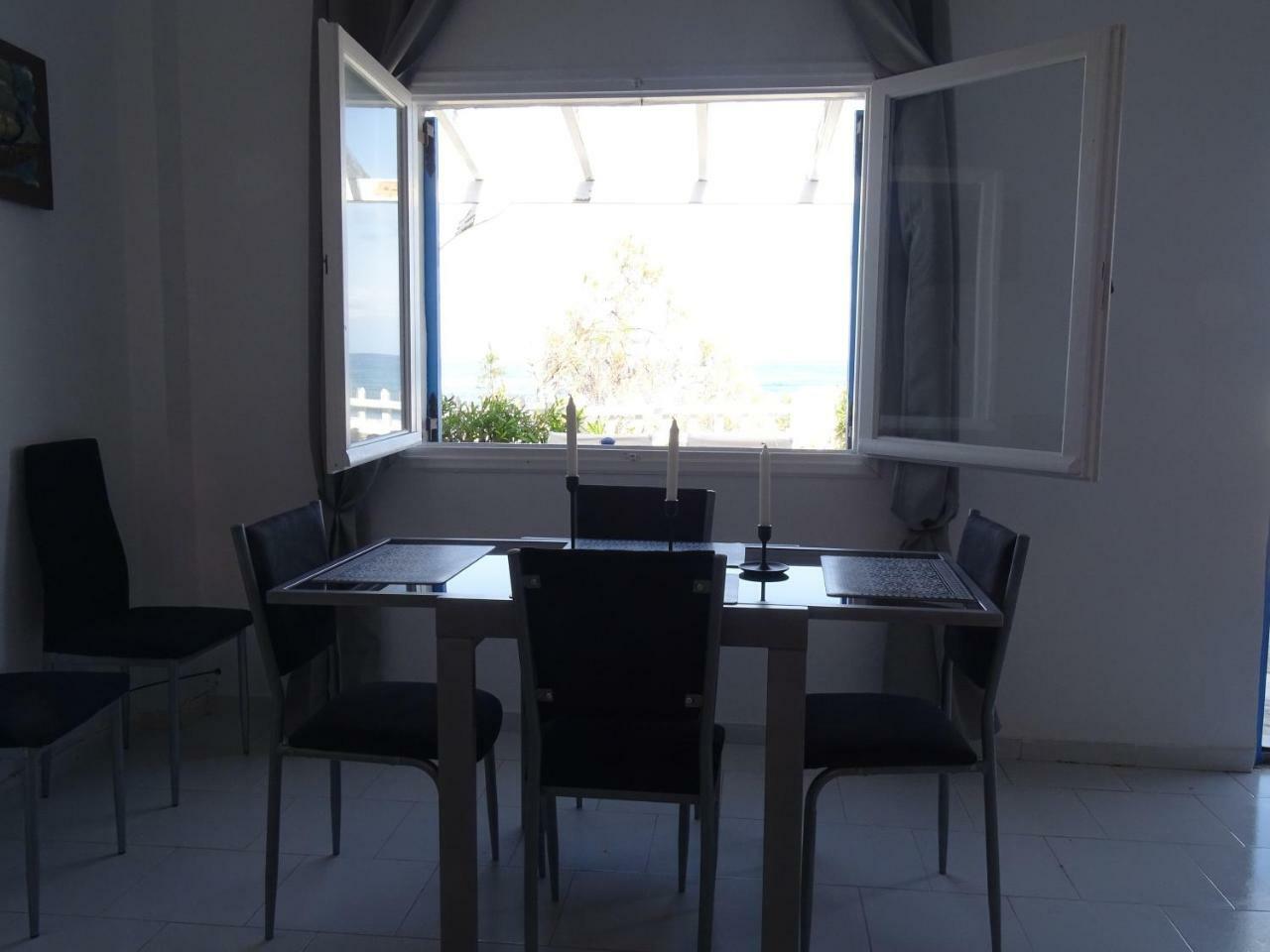 Nama Beach House 莫诺利索斯 外观 照片
