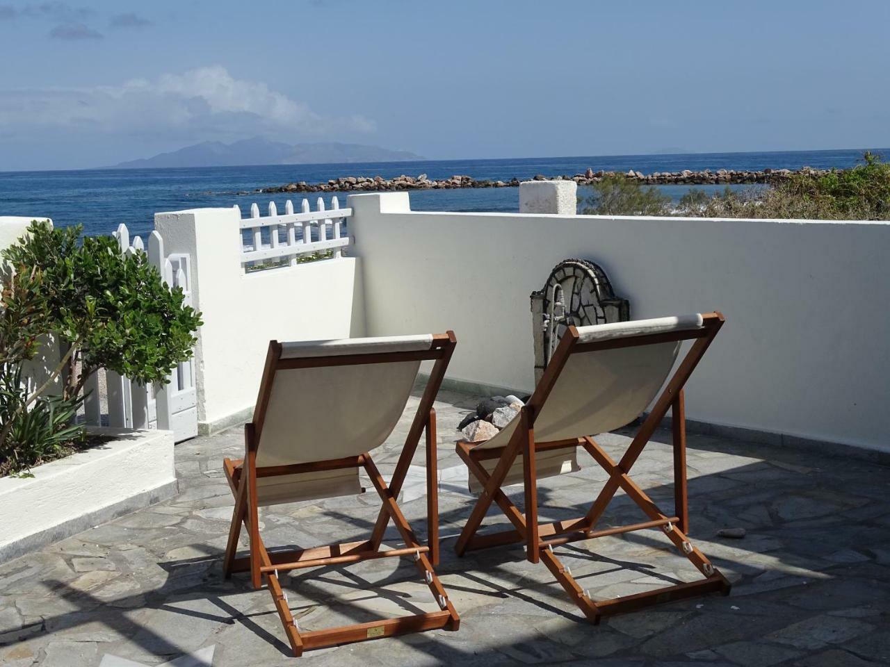 Nama Beach House 莫诺利索斯 外观 照片