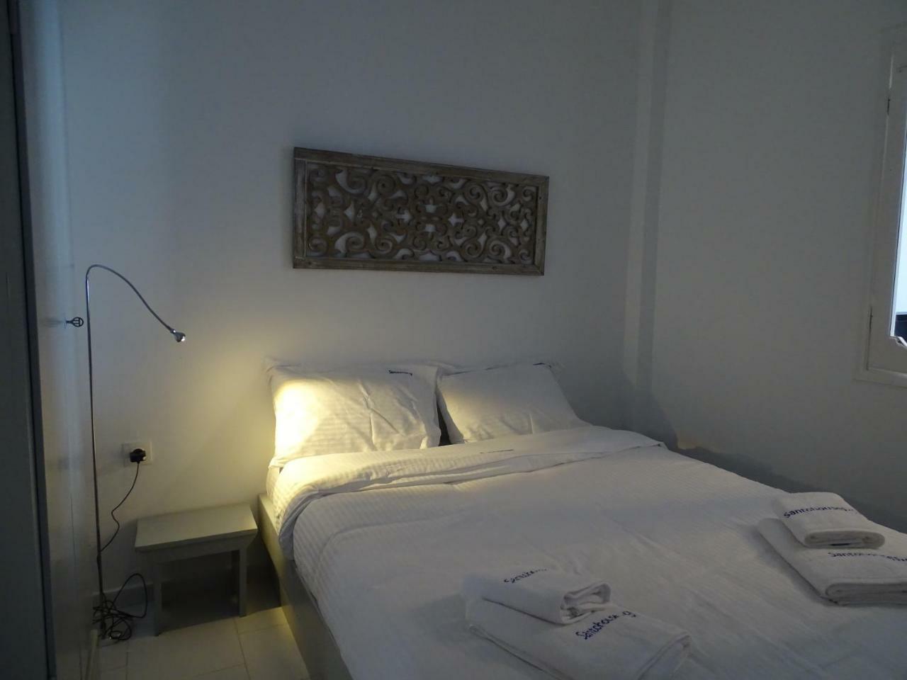 Nama Beach House 莫诺利索斯 外观 照片