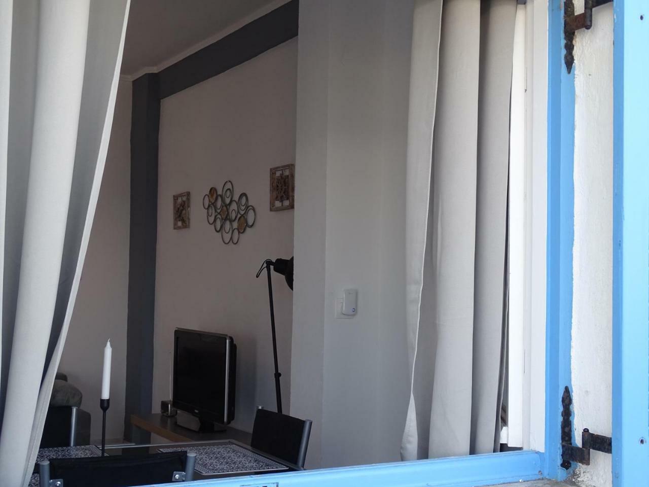 Nama Beach House 莫诺利索斯 外观 照片