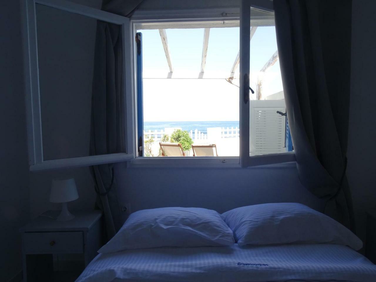 Nama Beach House 莫诺利索斯 外观 照片