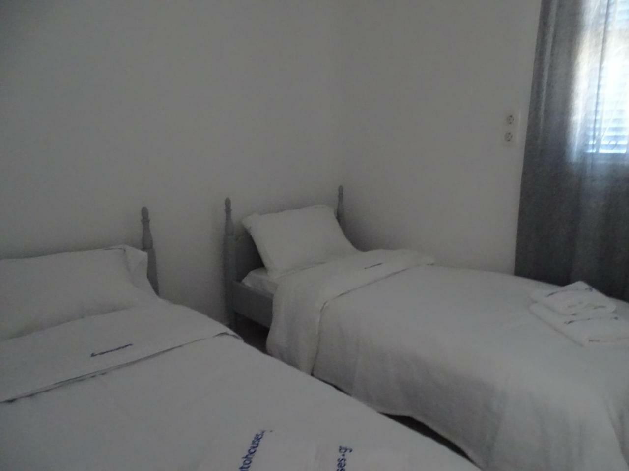 Nama Beach House 莫诺利索斯 外观 照片
