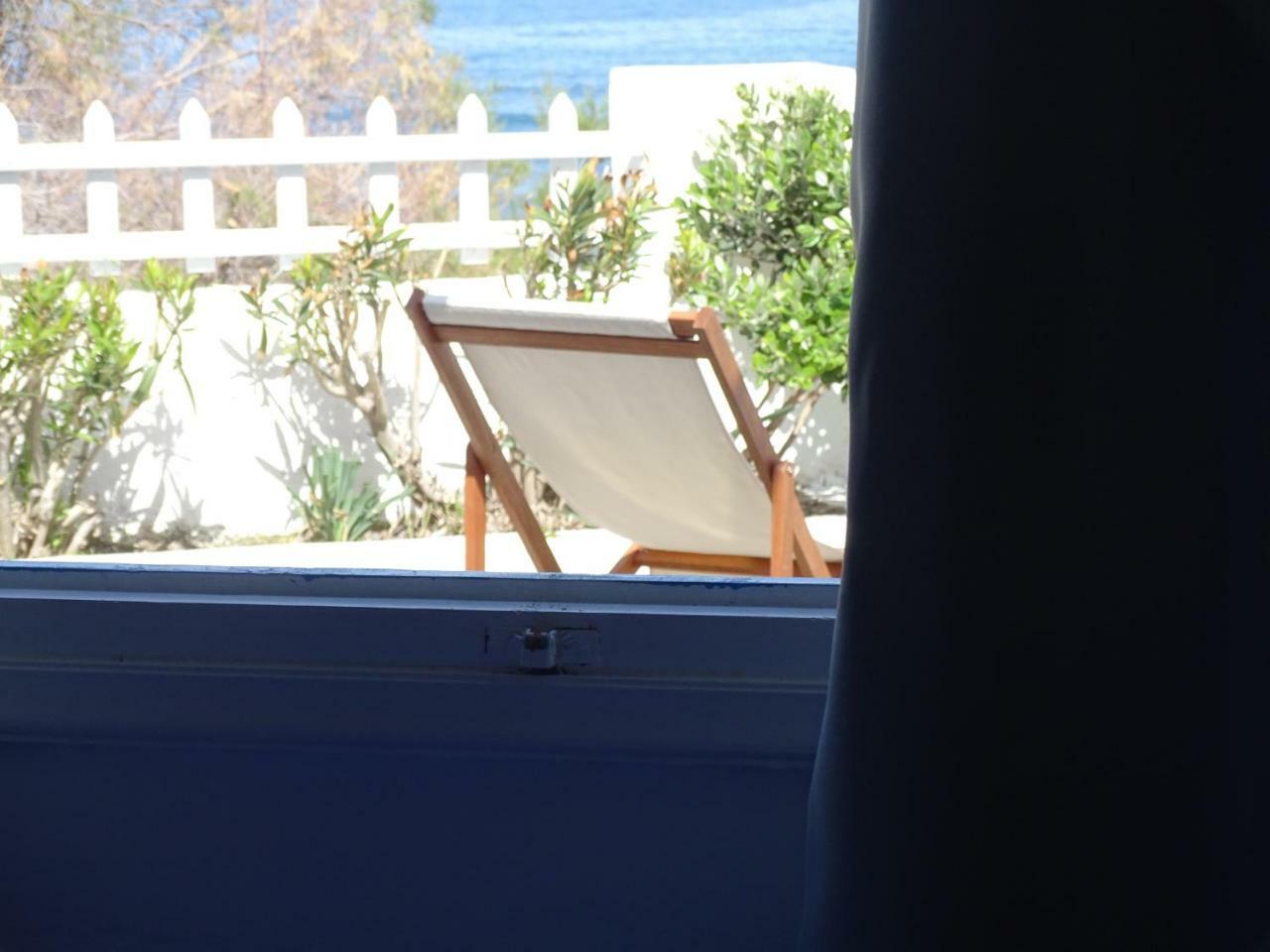 Nama Beach House 莫诺利索斯 外观 照片
