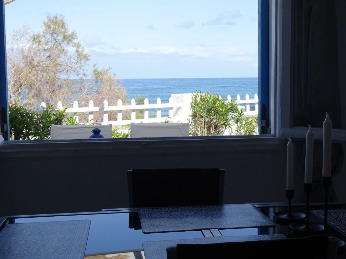 Nama Beach House 莫诺利索斯 外观 照片