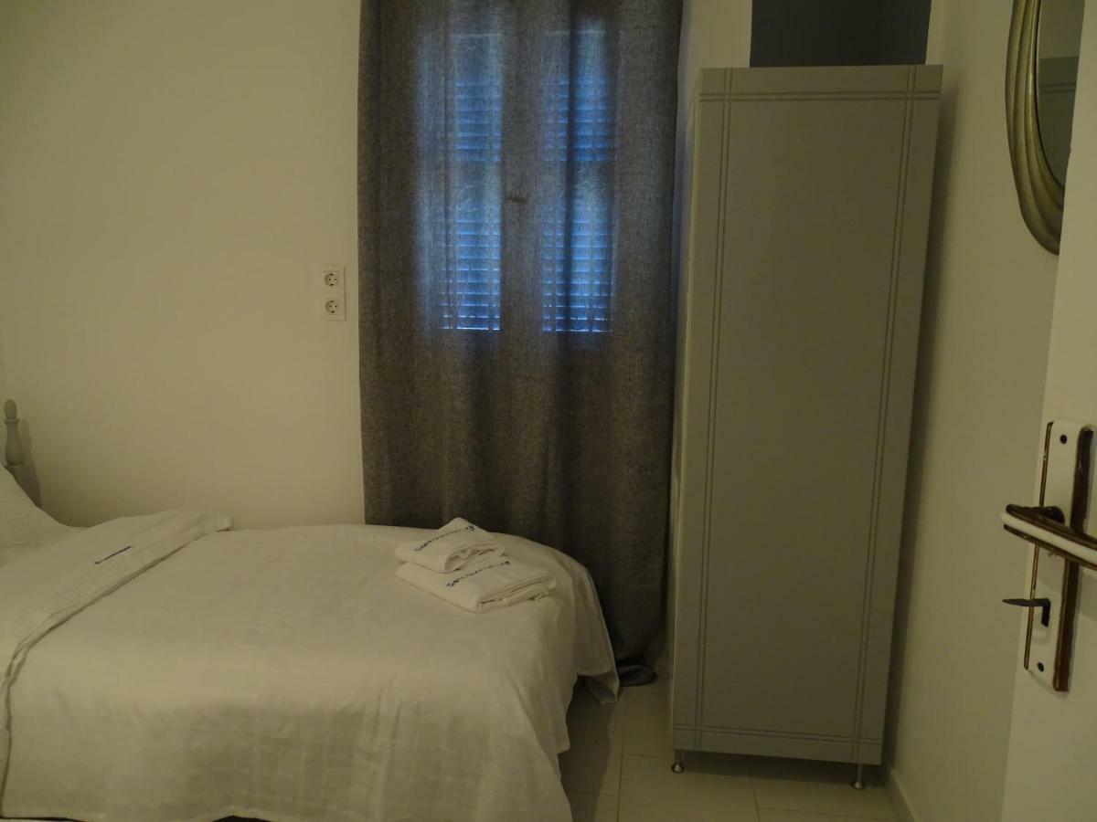 Nama Beach House 莫诺利索斯 外观 照片