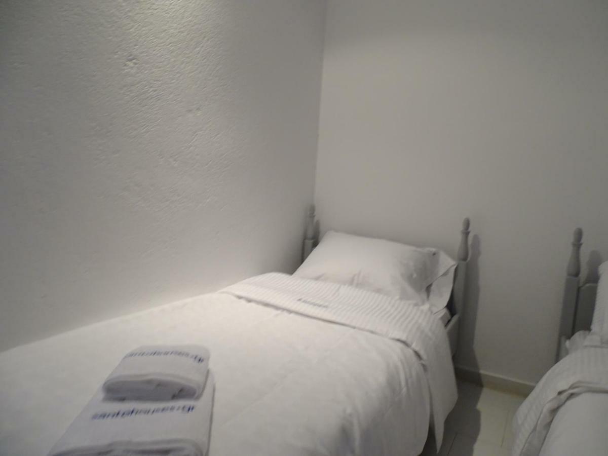 Nama Beach House 莫诺利索斯 外观 照片