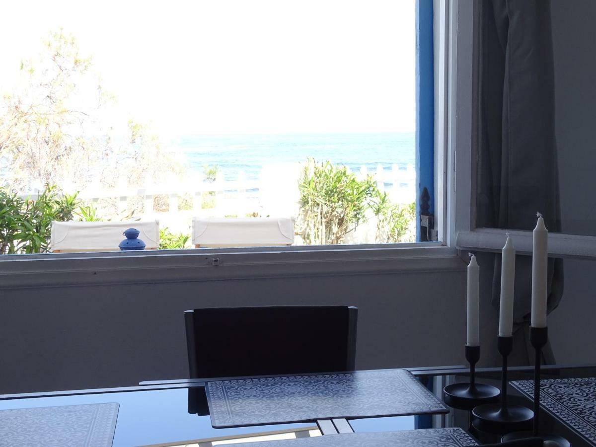 Nama Beach House 莫诺利索斯 外观 照片