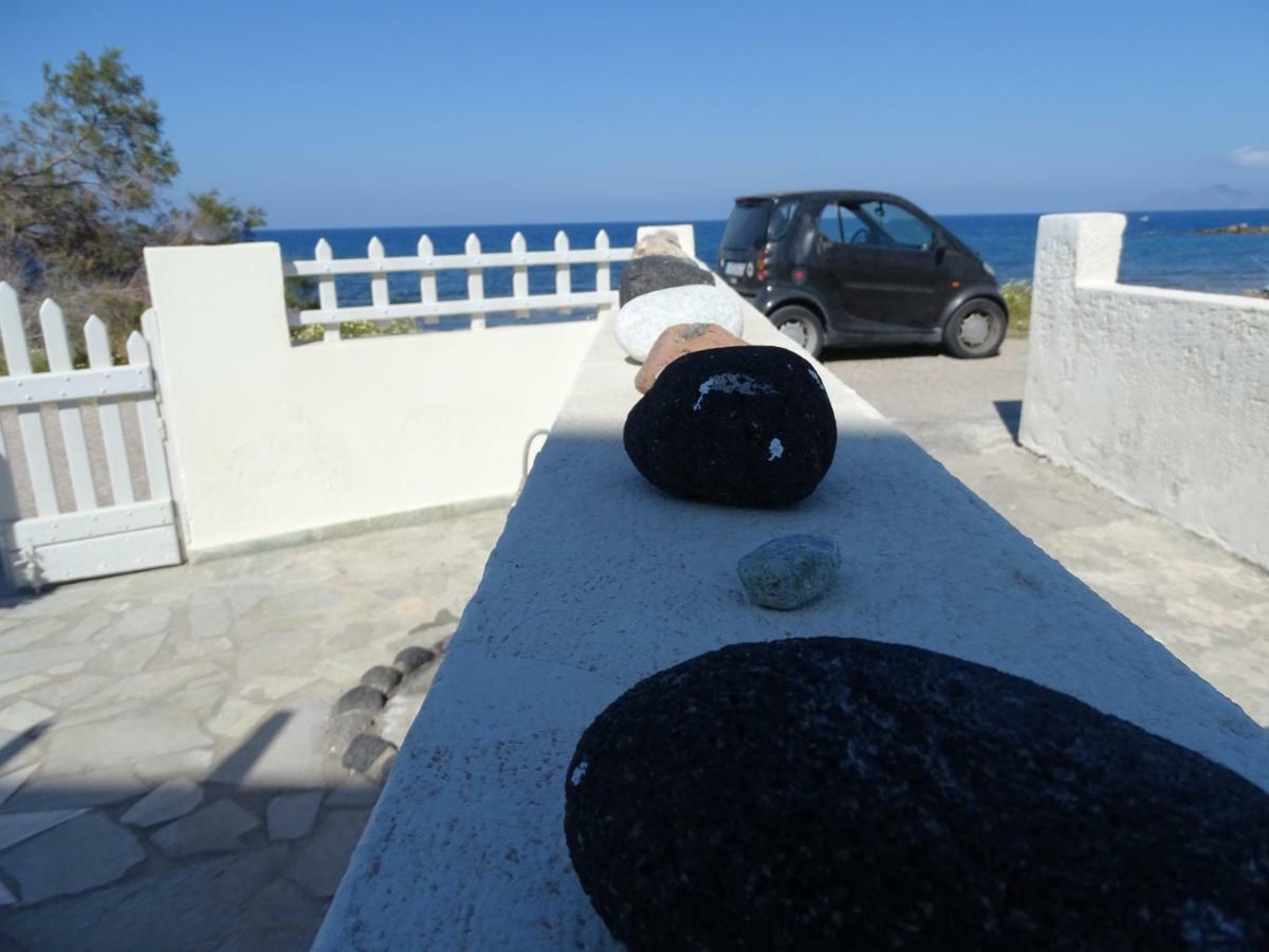 Nama Beach House 莫诺利索斯 外观 照片