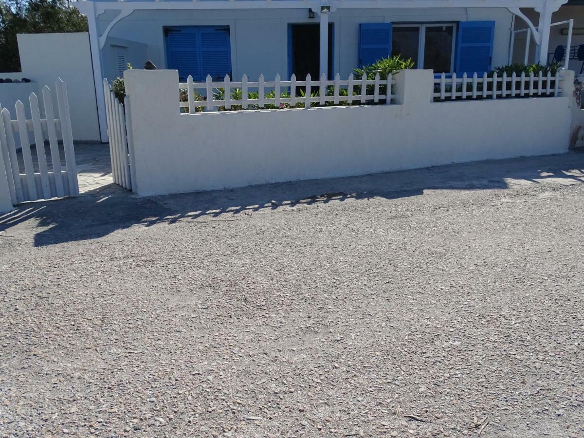 Nama Beach House 莫诺利索斯 外观 照片