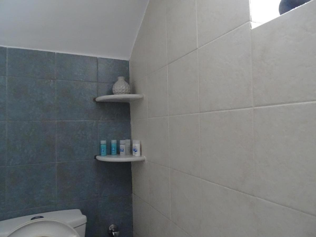 Nama Beach House 莫诺利索斯 外观 照片